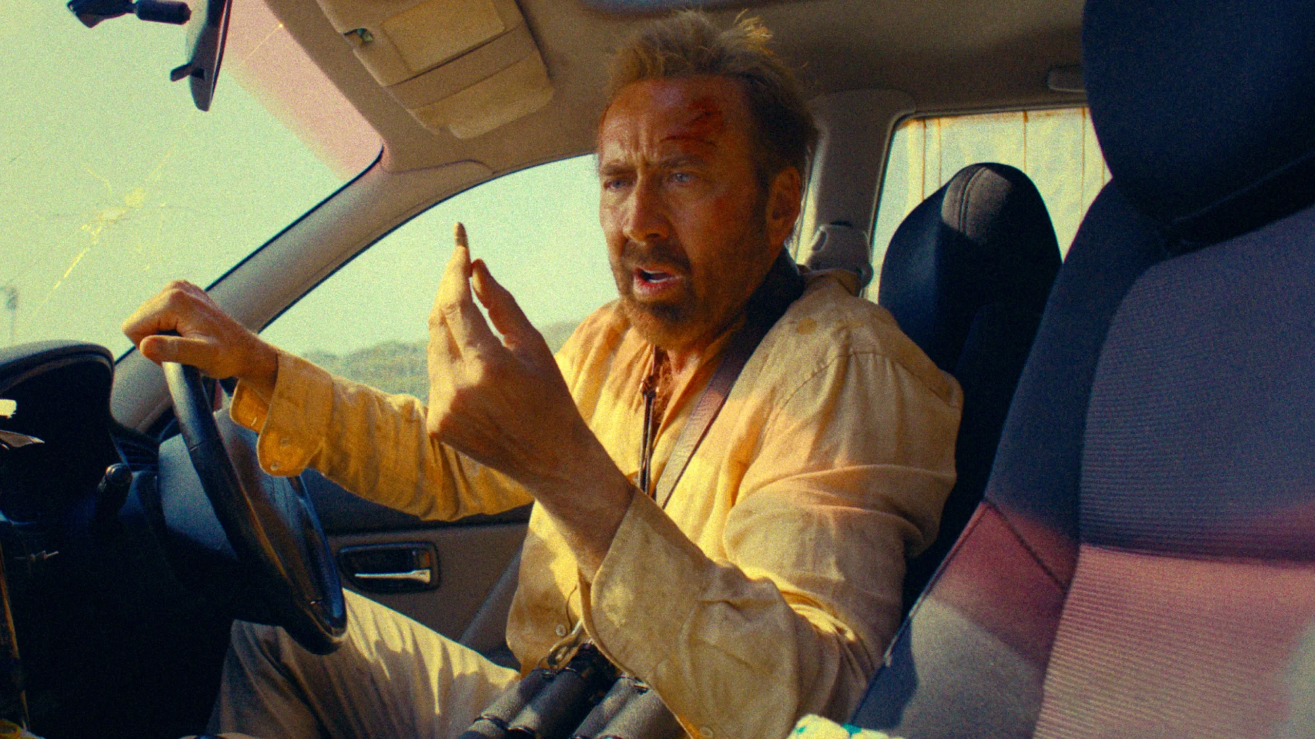 Fotograma de The Surfer con Nicolas Cage en un momento de tensión